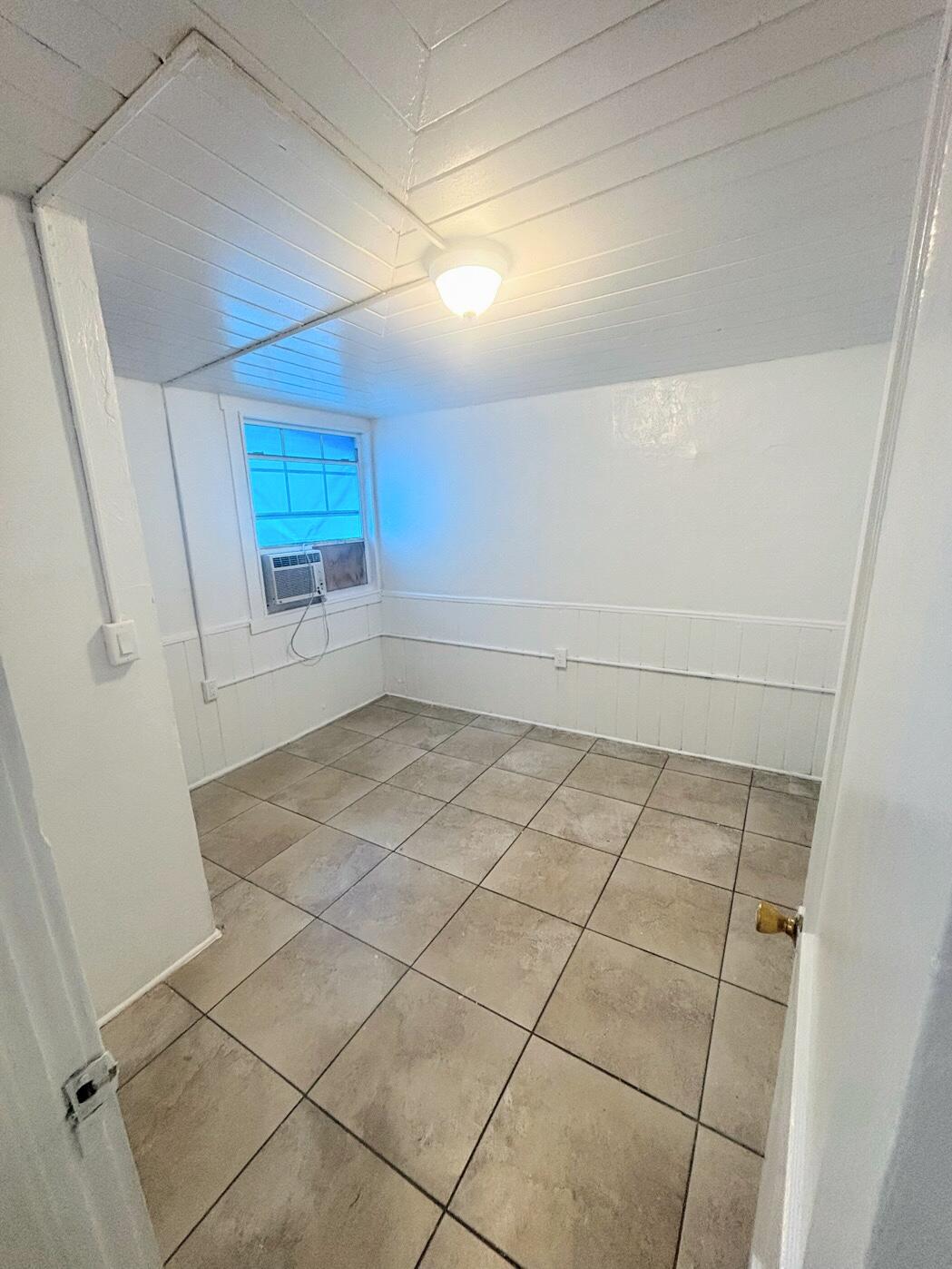 MACKLE PARK PLAT - Residential Lease