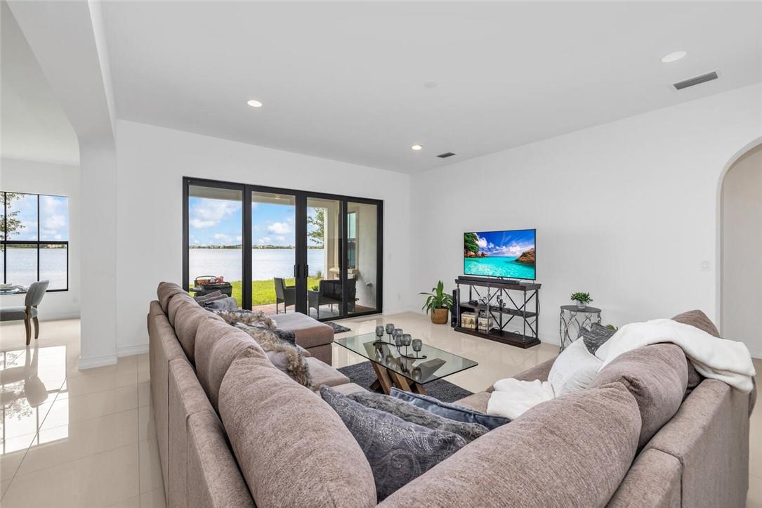 Bruschi Prop 180-105 B - Residential