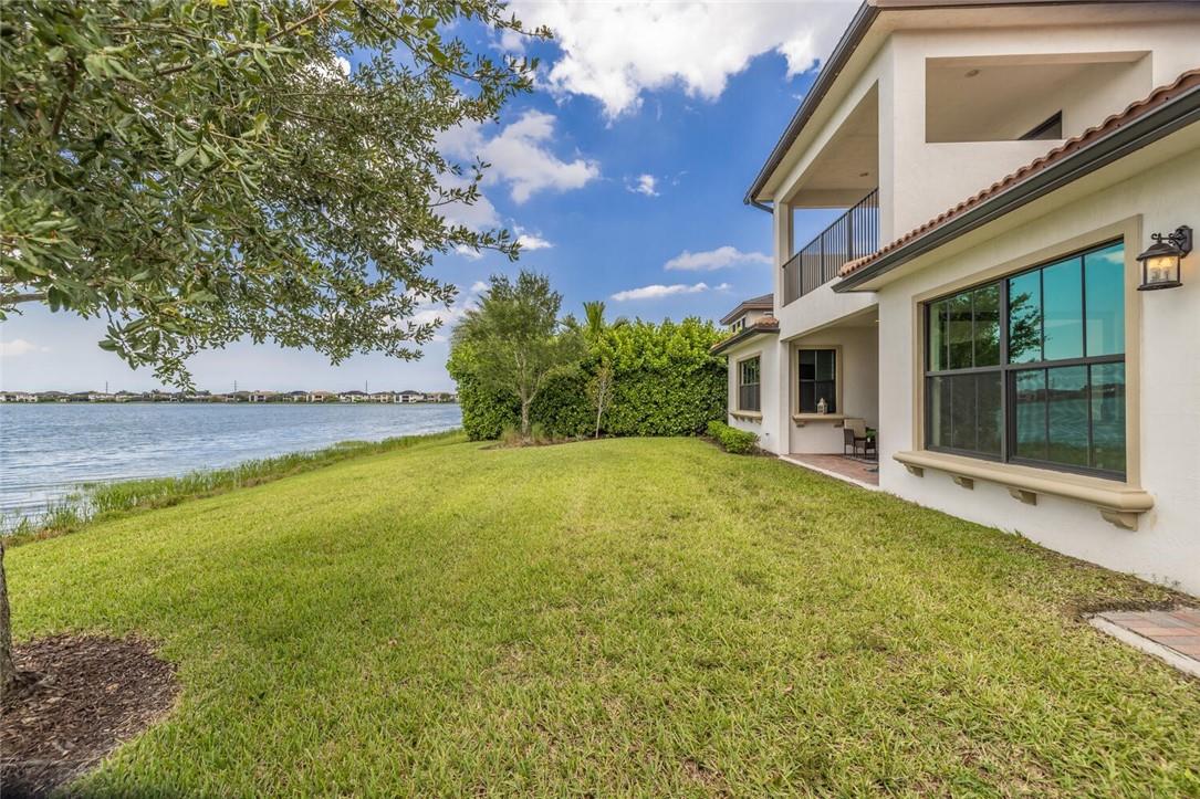 Bruschi Prop 180-105 B - Residential