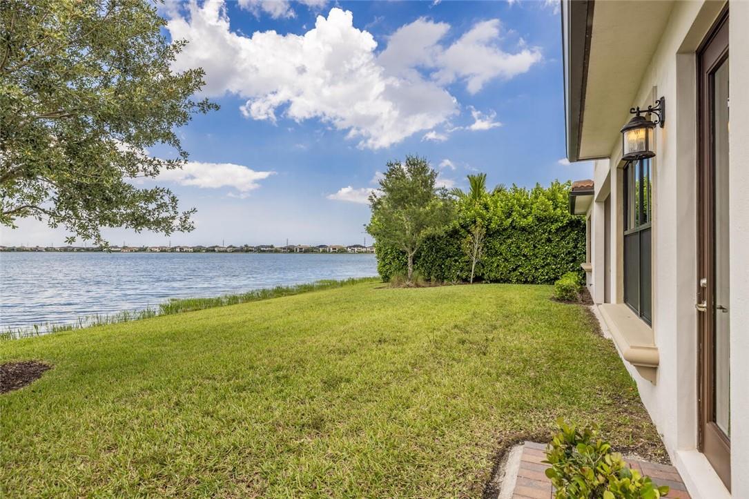 Bruschi Prop 180-105 B - Residential