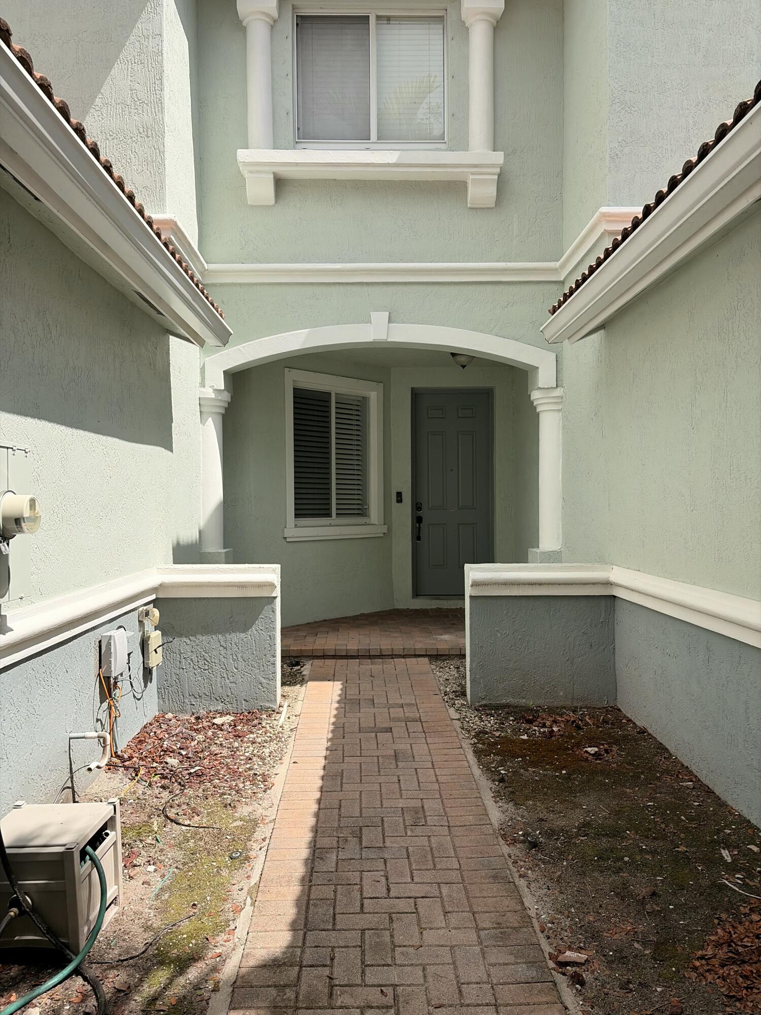 2228 Oakmont Drive