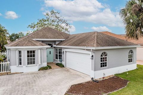 Single Family Residence in Royal Palm Beach FL 130 Saratoga Boulevard Blvd.jpg