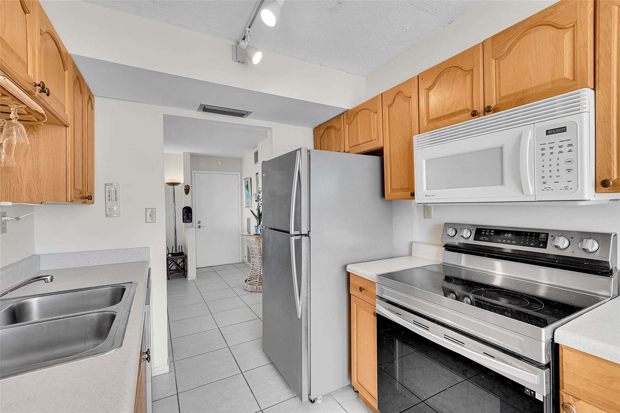 525 N Ocean Blvd 1415