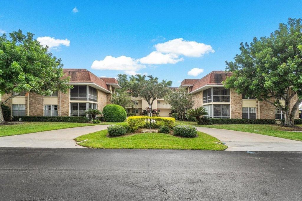 Photo of 5510 Tamberlane Circle #243, Palm Beach Gardens, FL 33418 (MLS # R11148330)