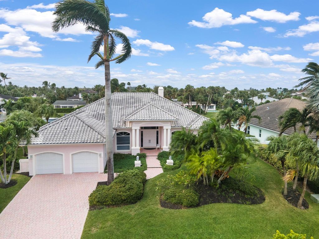 Photo of 8501 SE Royal Street, Hobe Sound, FL 33455 (MLS # R11032485)