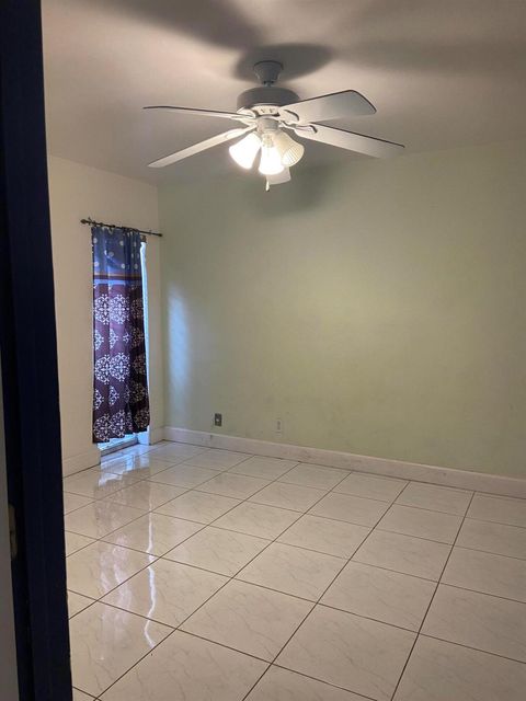 Townhouse in Plantation FL 952 Mockingbird Lane Ln 14.jpg