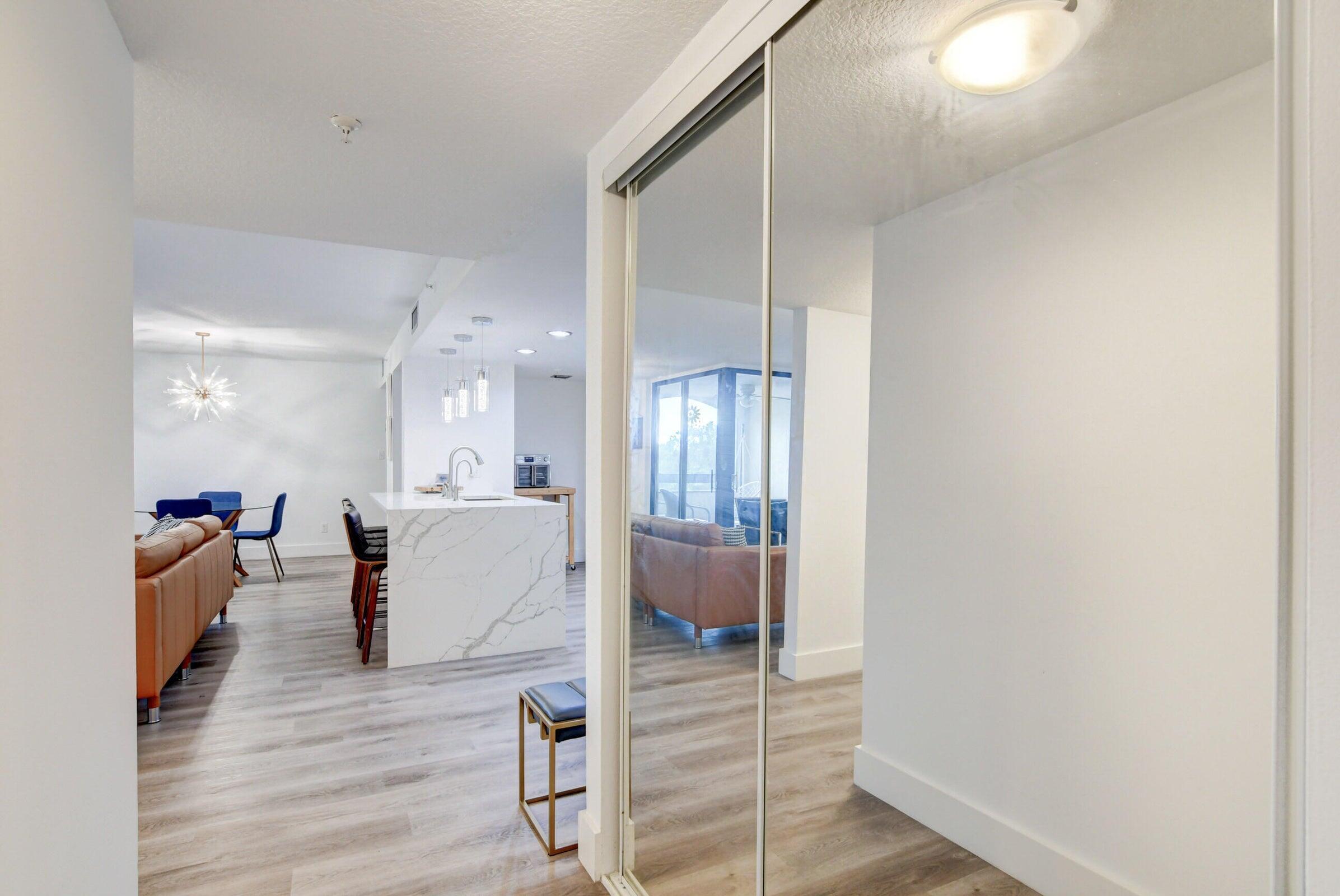 1915 Lavers Circle E504