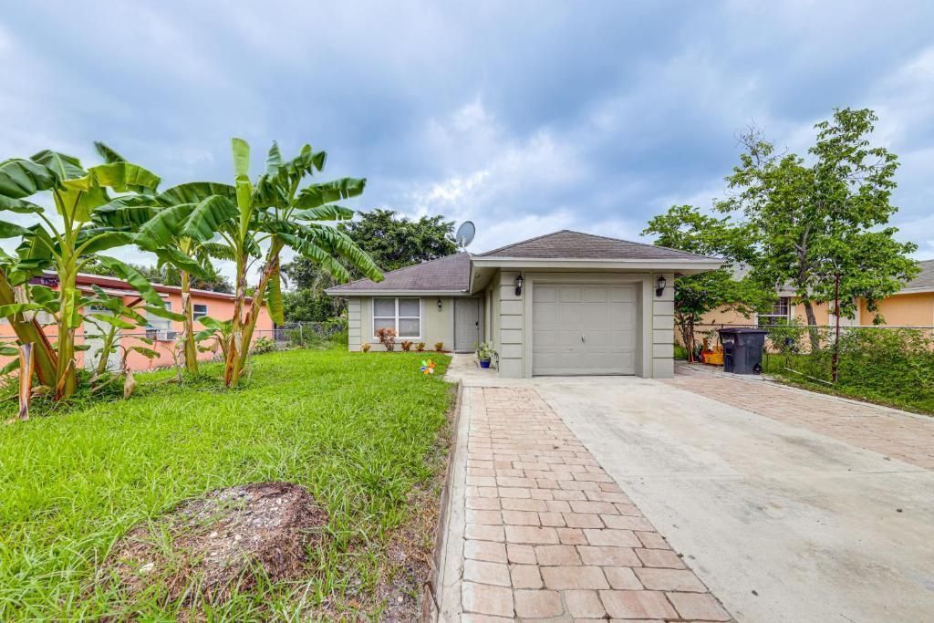 Photo of 4815 Bertha Street, Lake Worth, FL 33461 (MLS # R11143022)