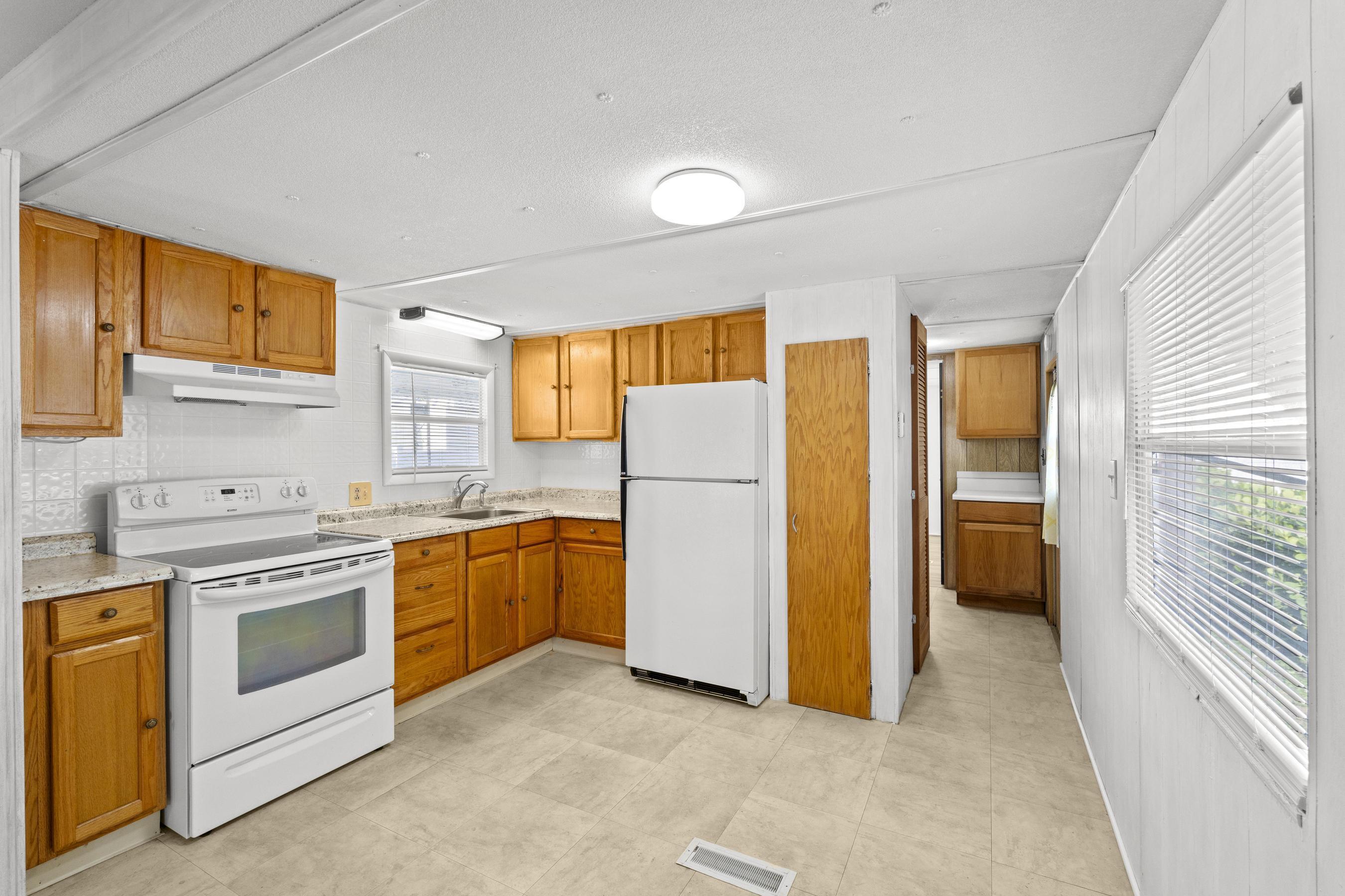 PINE GROVE VILLAGE - Residential Lease
