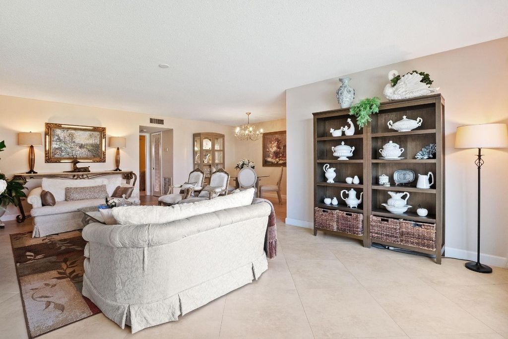 Photo of 162 High Point Boulevard #B, Delray Beach, FL 33445 (MLS # F10548441)