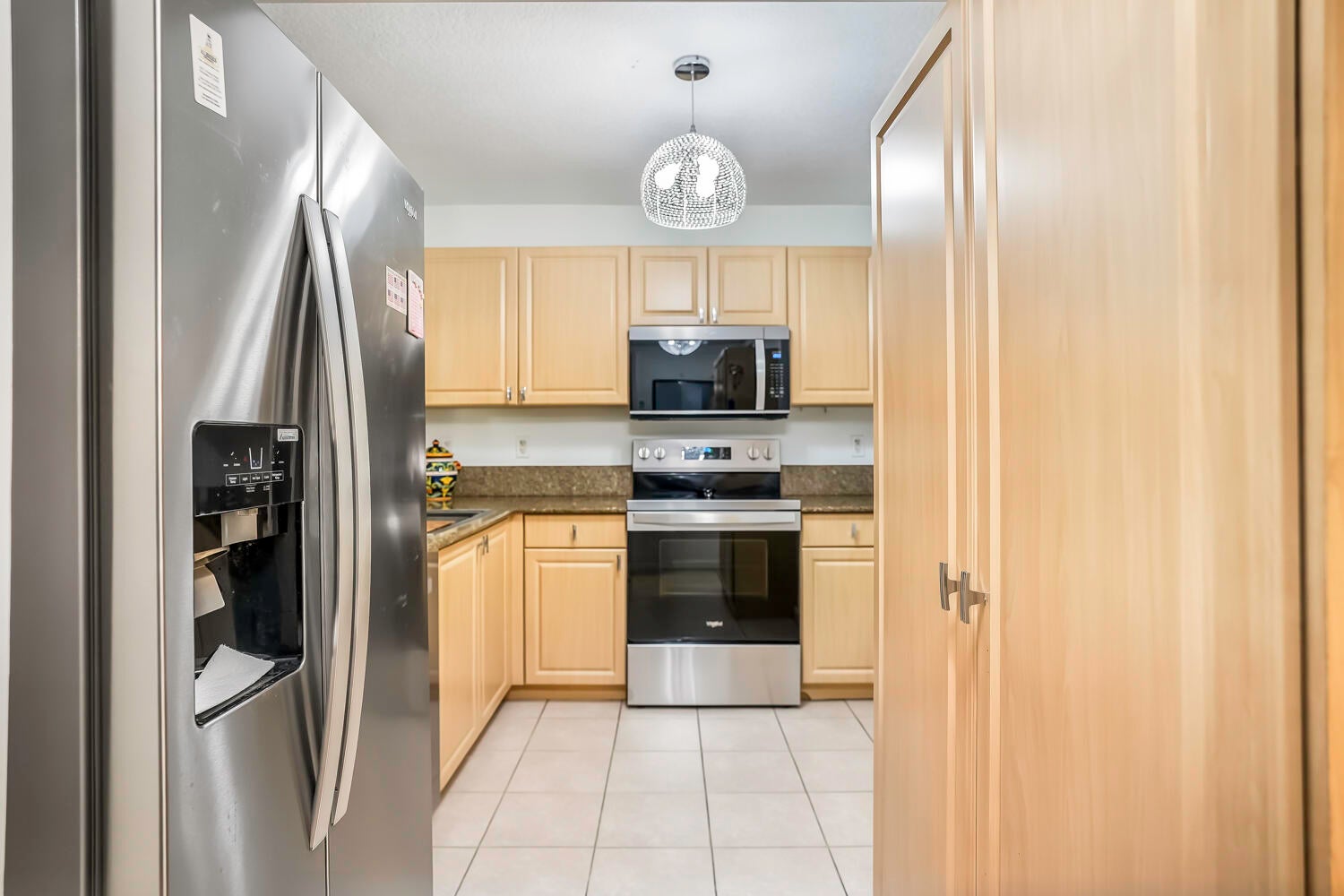 609 E SHERIDAN Street 208