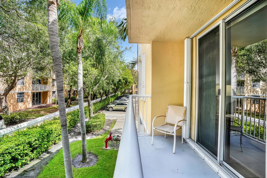 Photo of 609 E SHERIDAN Street #208, Dania Beach, FL 33004 (MLS # B26066287)