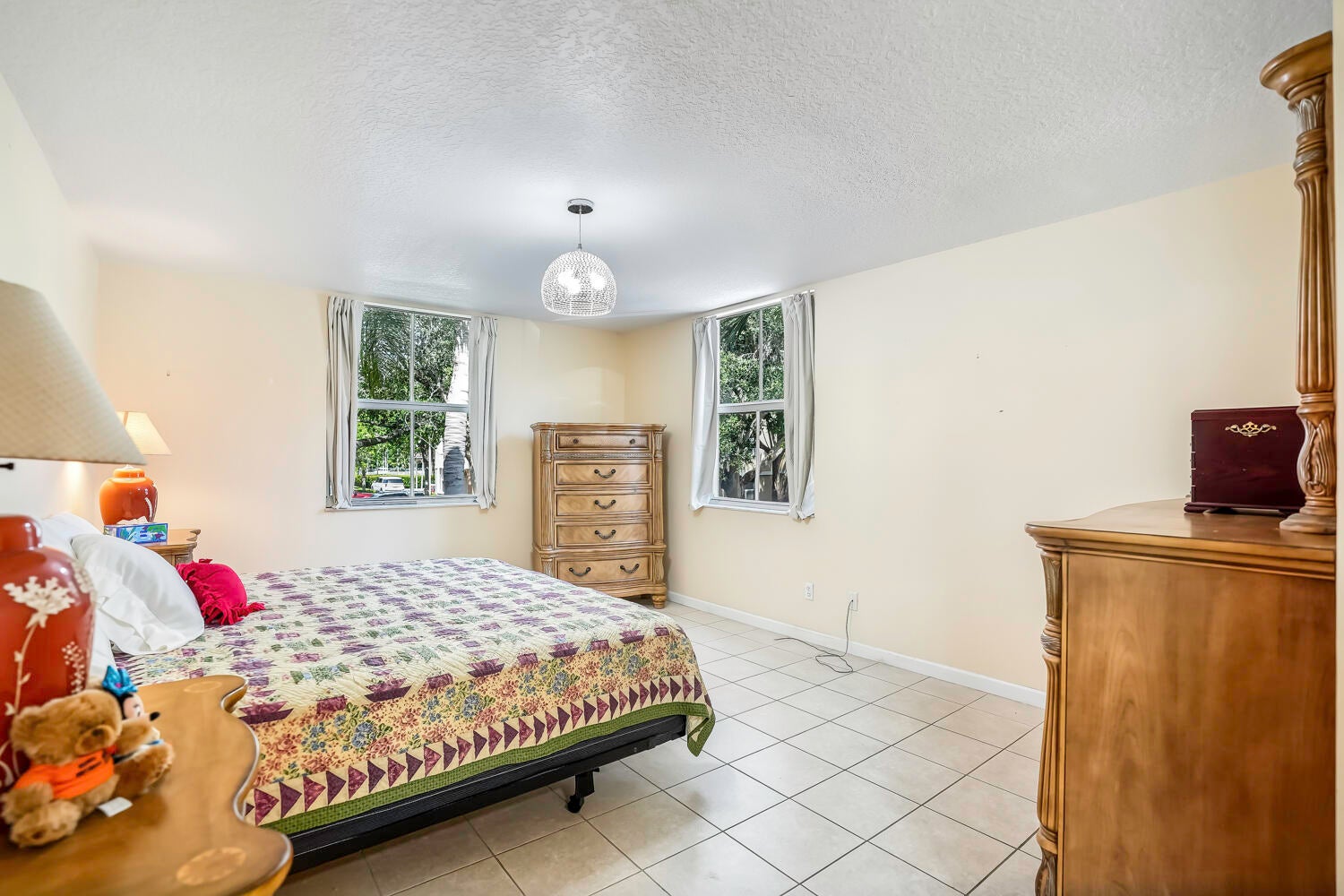 609 E SHERIDAN Street 208