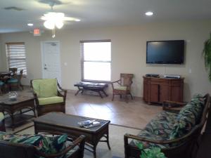 Crown Colony Club - Residential Lease