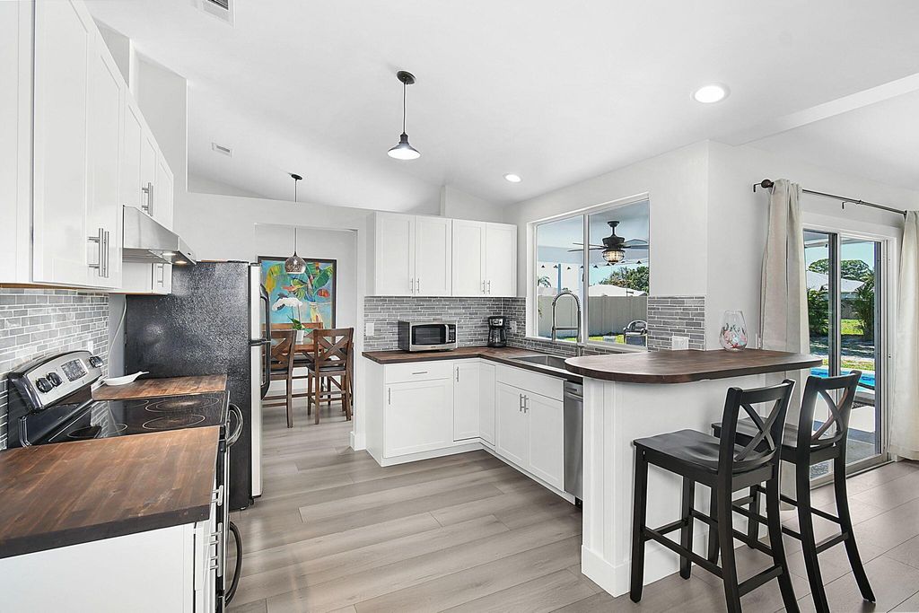 Photo of 2774 SE Export Avenue, Port Saint Lucie, FL 34952 (MLS # R10988802)