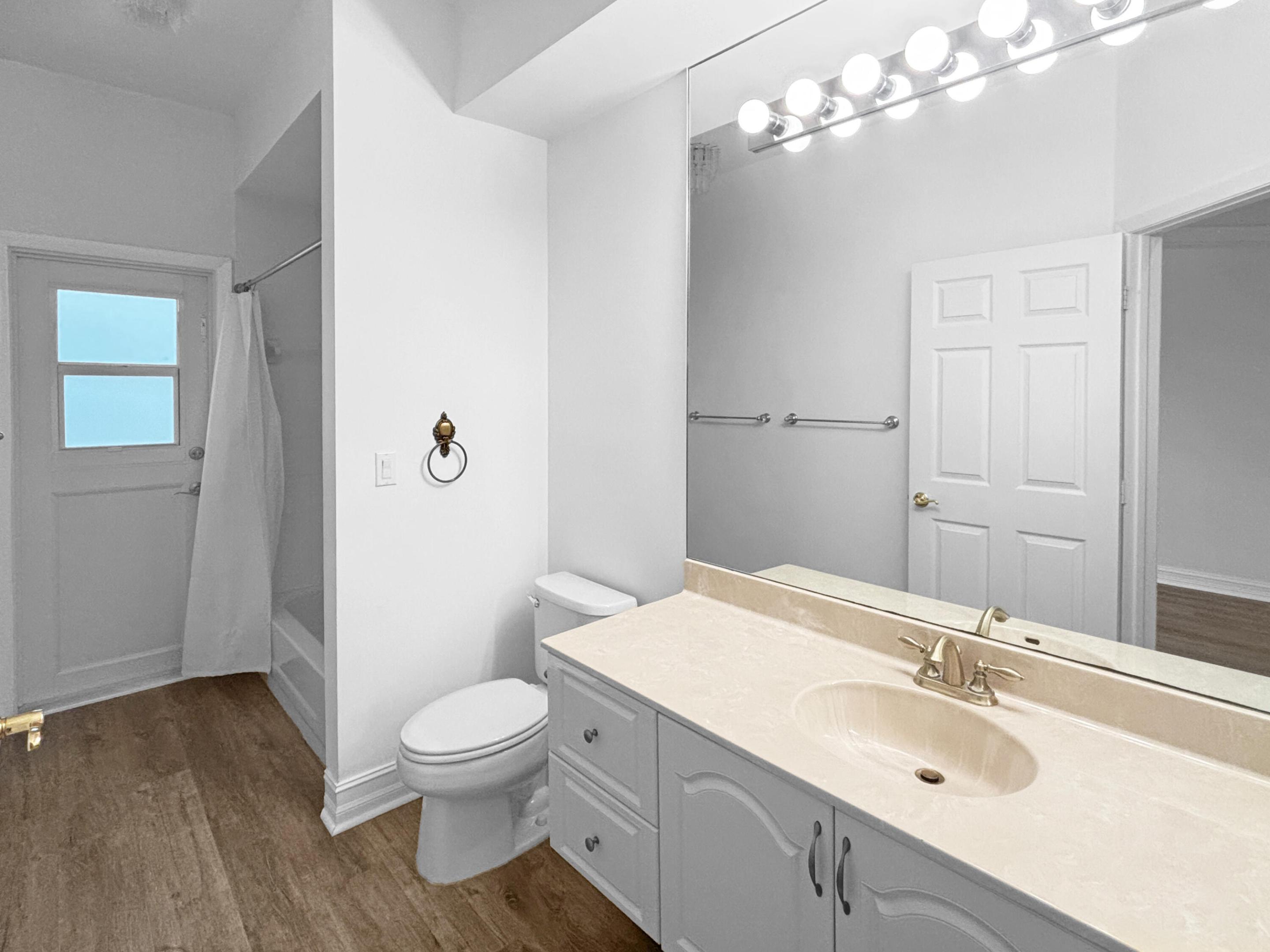 SIENA OAKS - Residential Lease