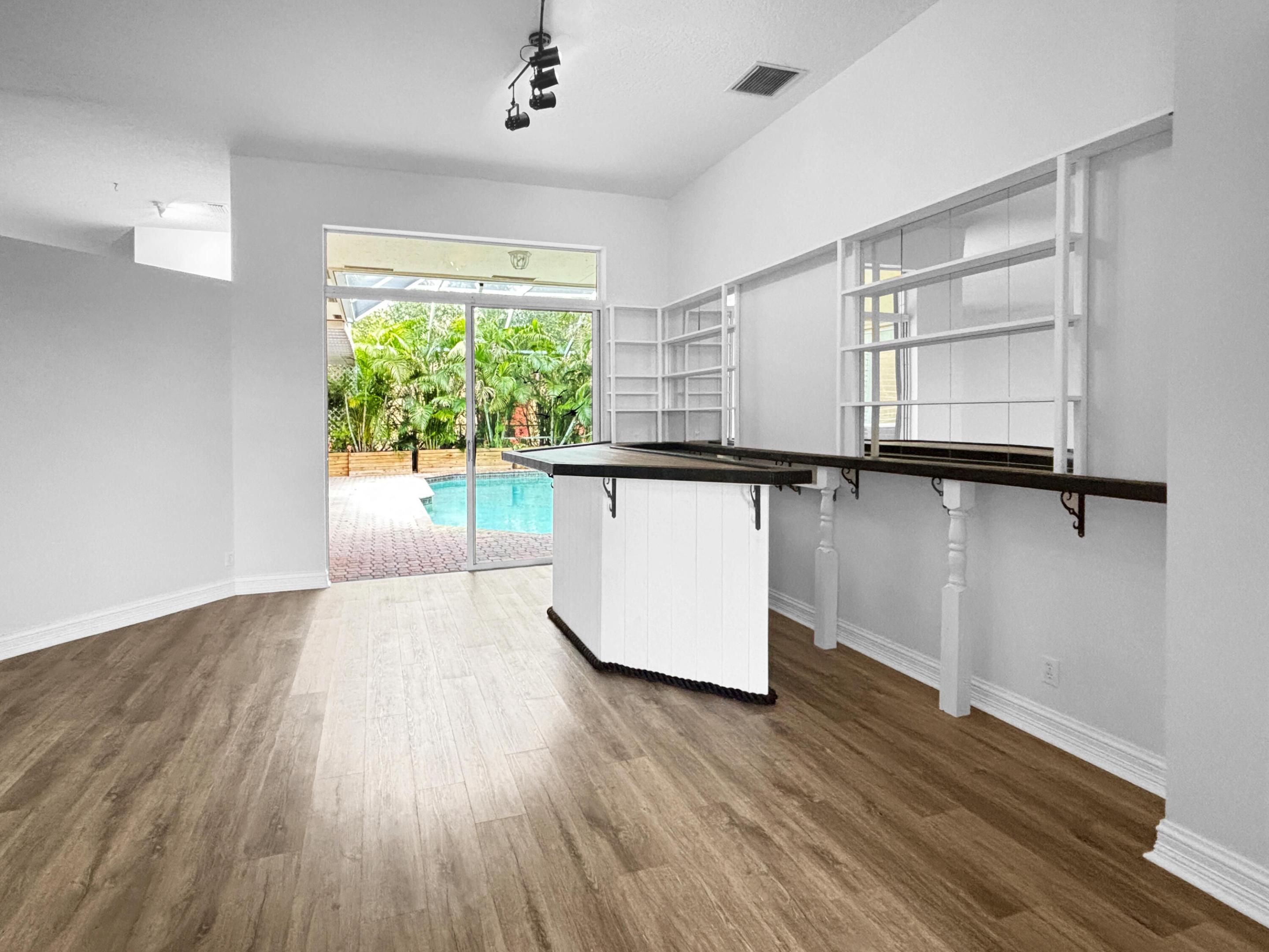 SIENA OAKS - Residential Lease