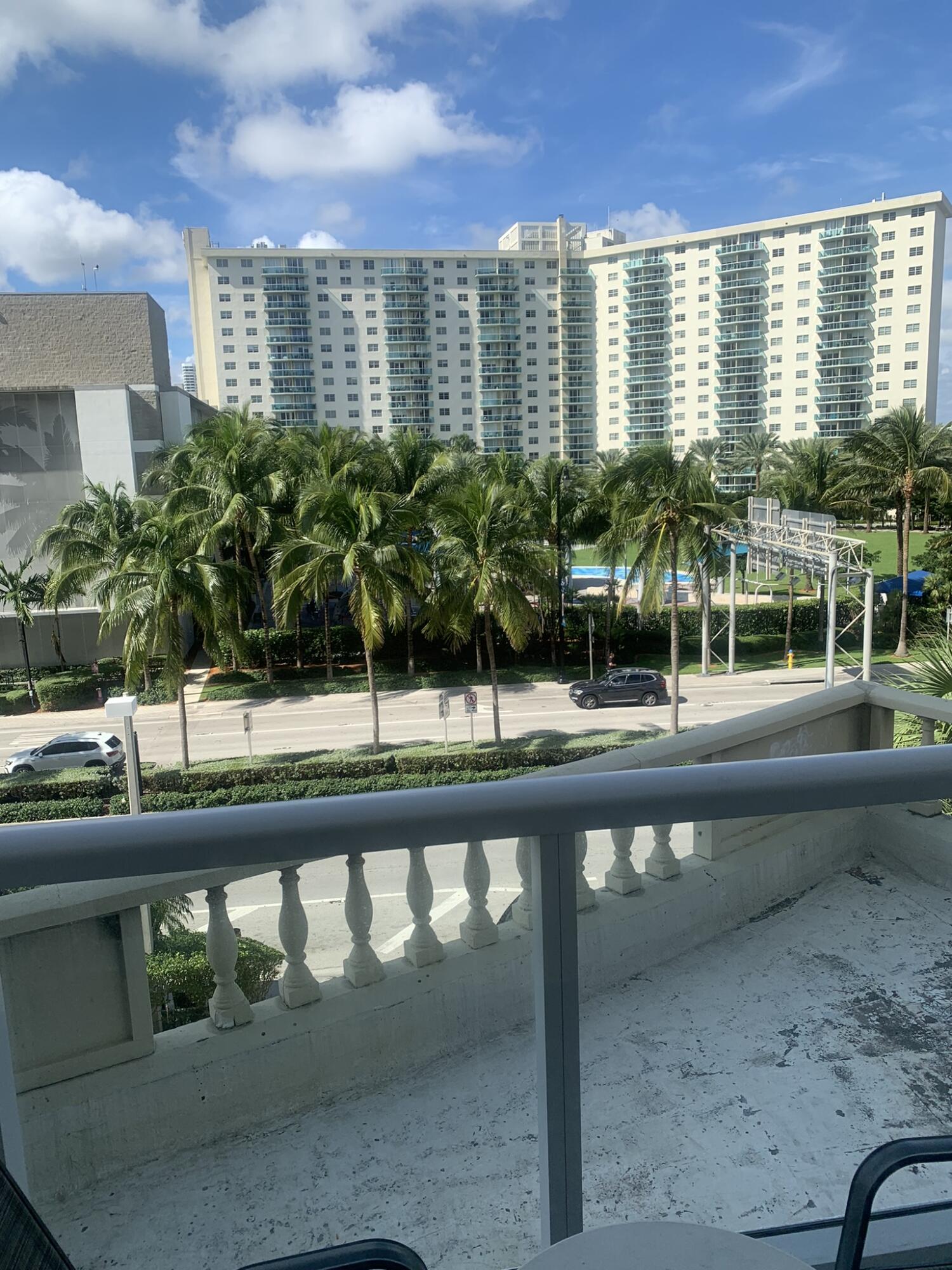 19201 Collins Avenue 231
