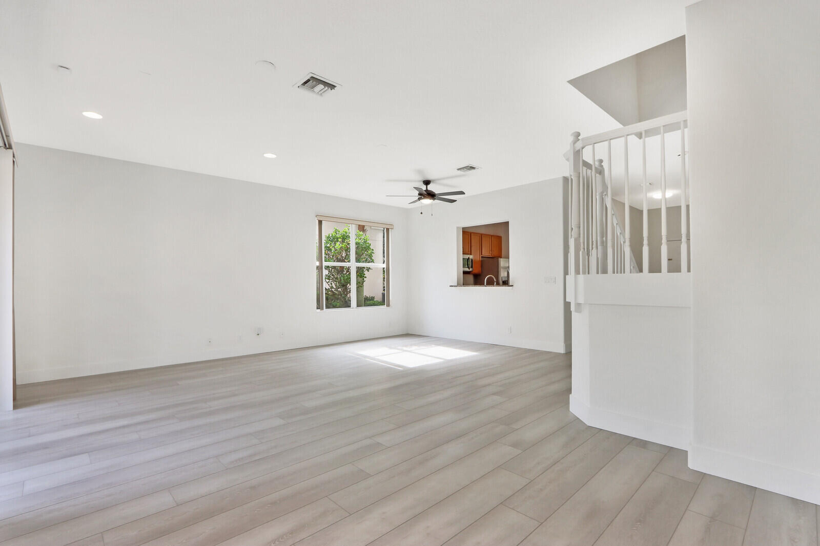GABLES AT NORTHLAKE 1 - Residential Lease