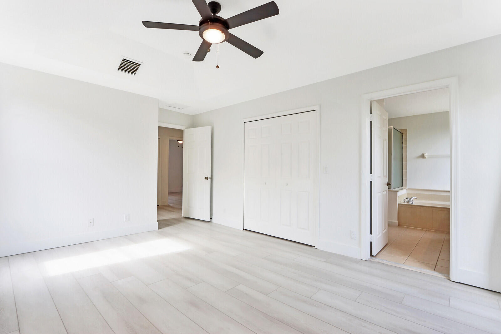 GABLES AT NORTHLAKE 1 - Residential Lease