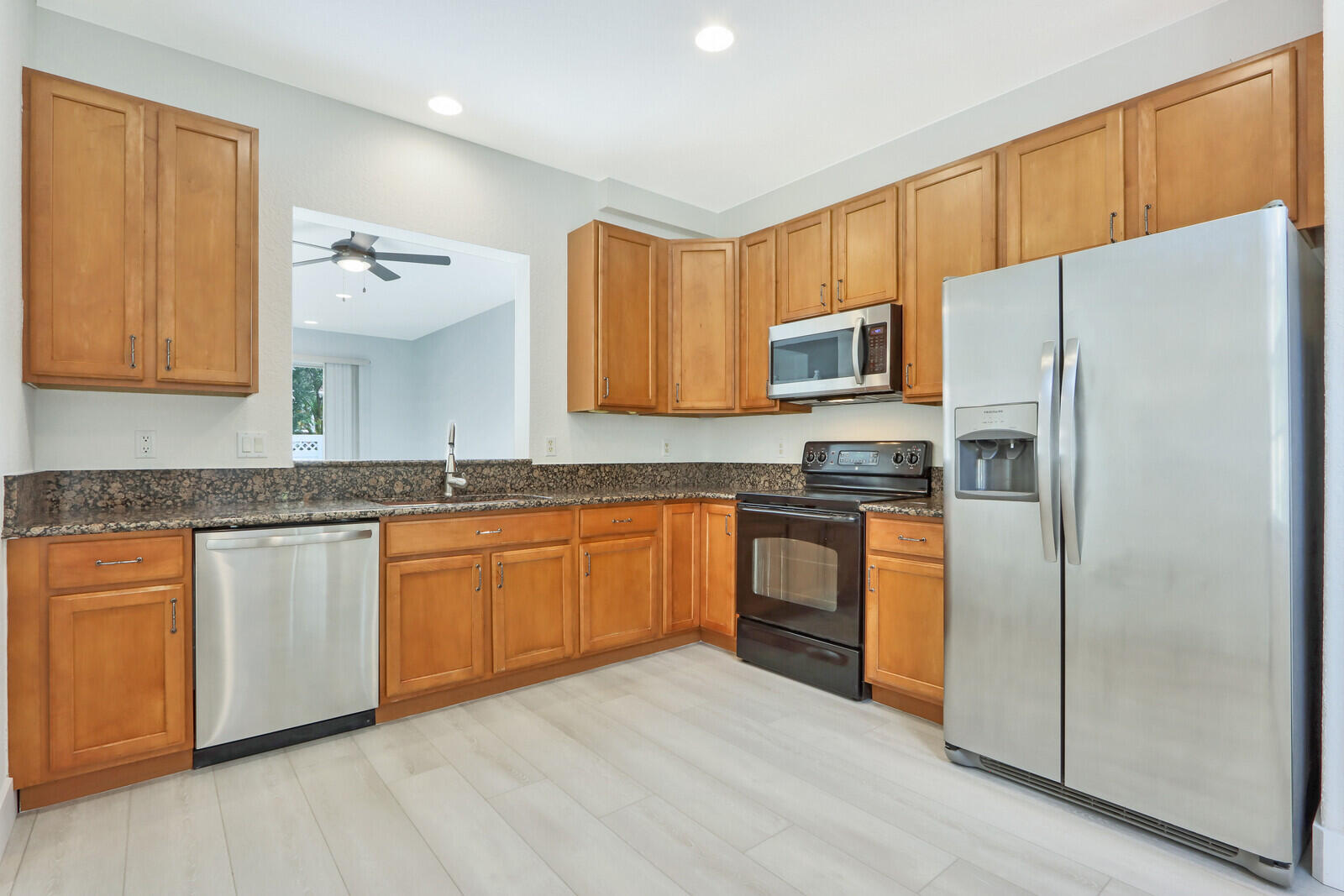 GABLES AT NORTHLAKE 1 - Residential Lease