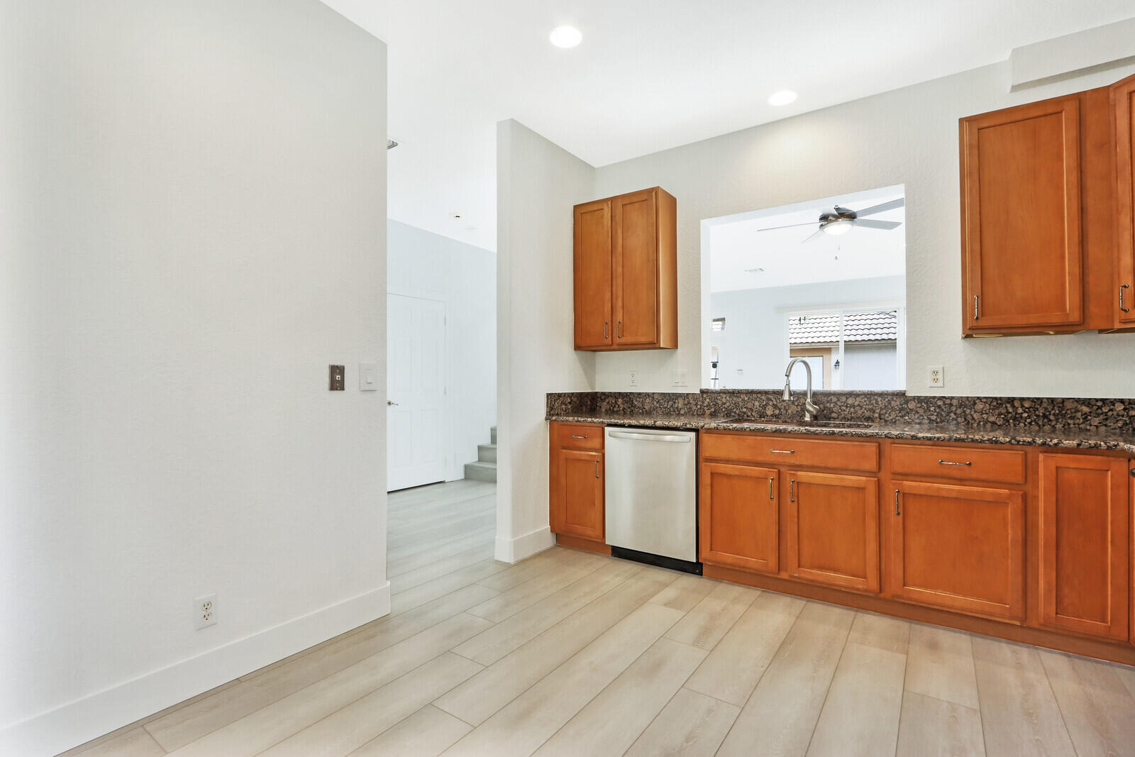 GABLES AT NORTHLAKE 1 - Residential Lease