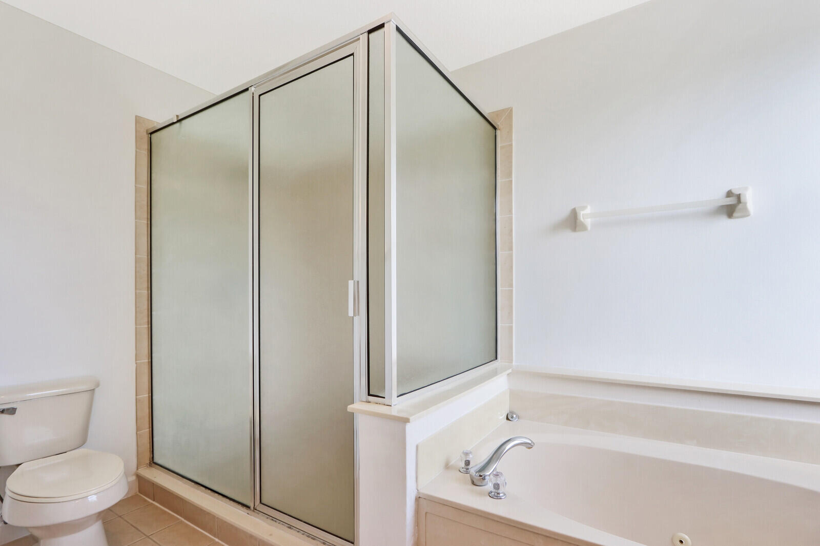 GABLES AT NORTHLAKE 1 - Residential Lease