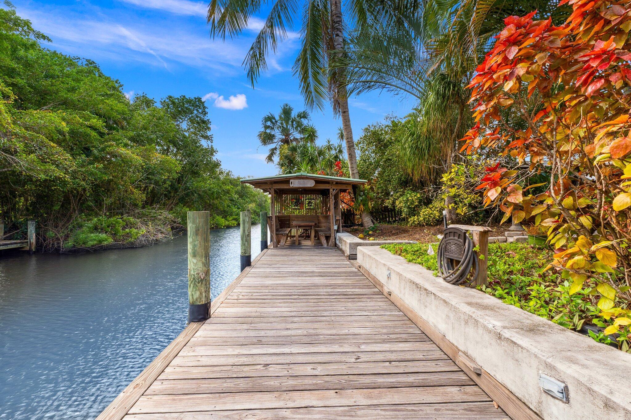 20 SW Hideaway Place