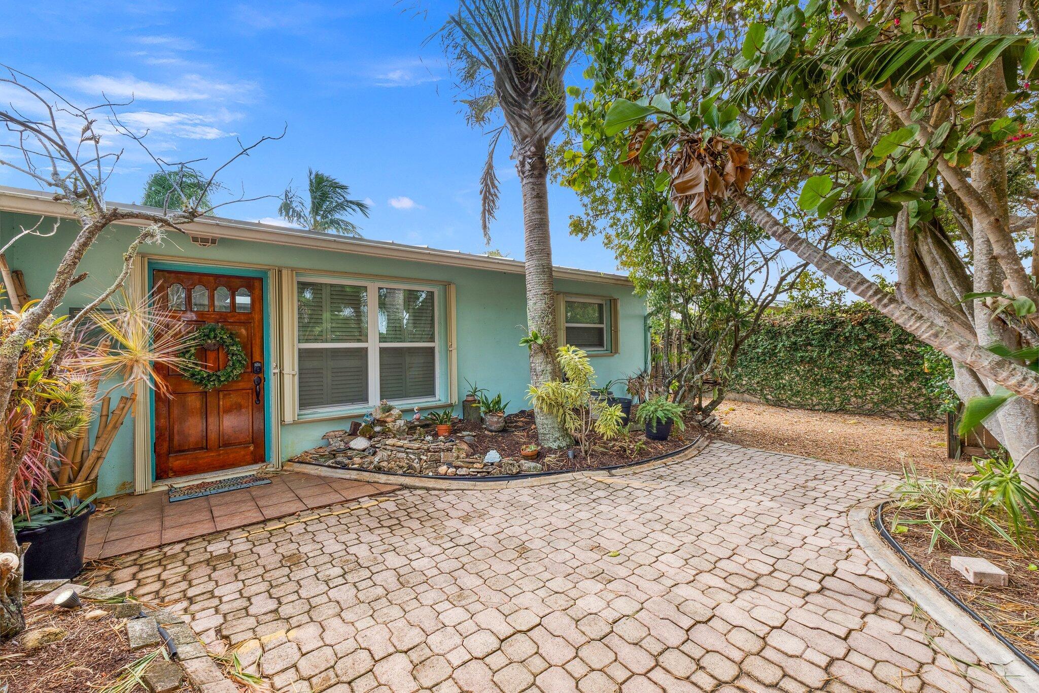 20 SW Hideaway Place