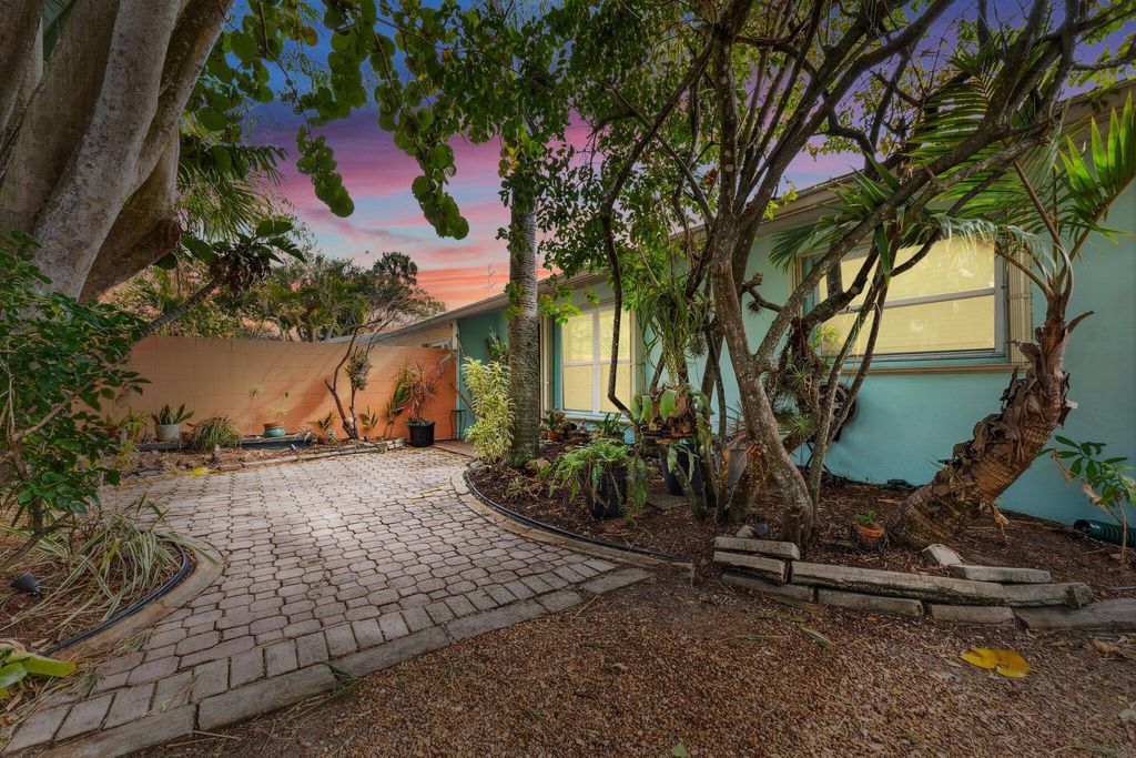 Photo of 20 SW Hideaway Place, Stuart, FL 34994 (MLS # R11085203)