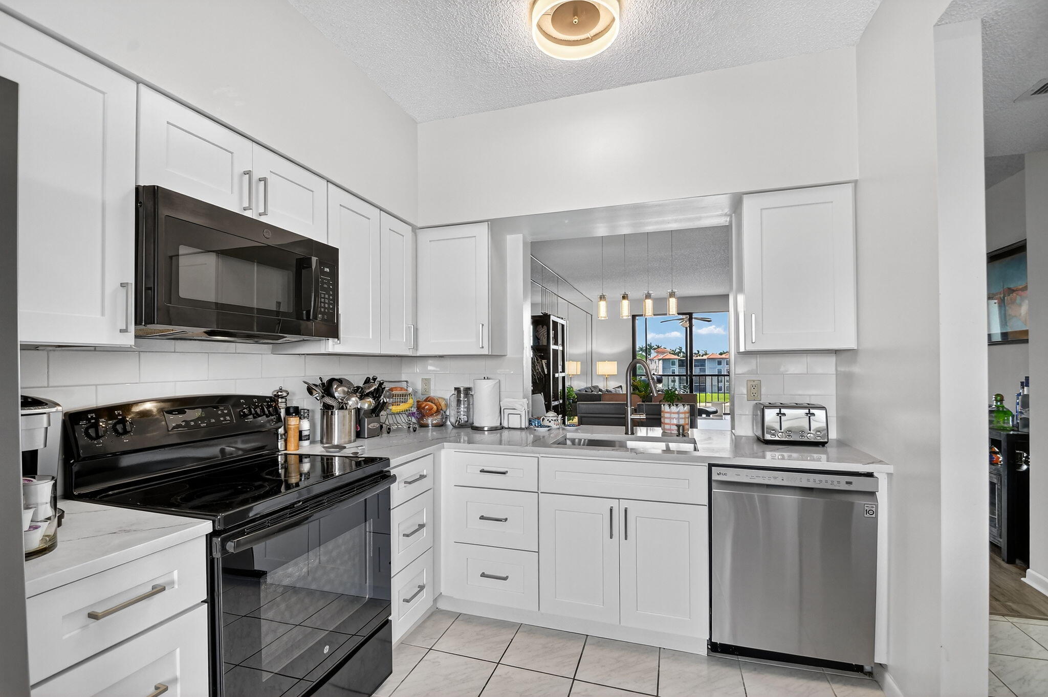 HUNTINGTON POINTE - Residential Lease