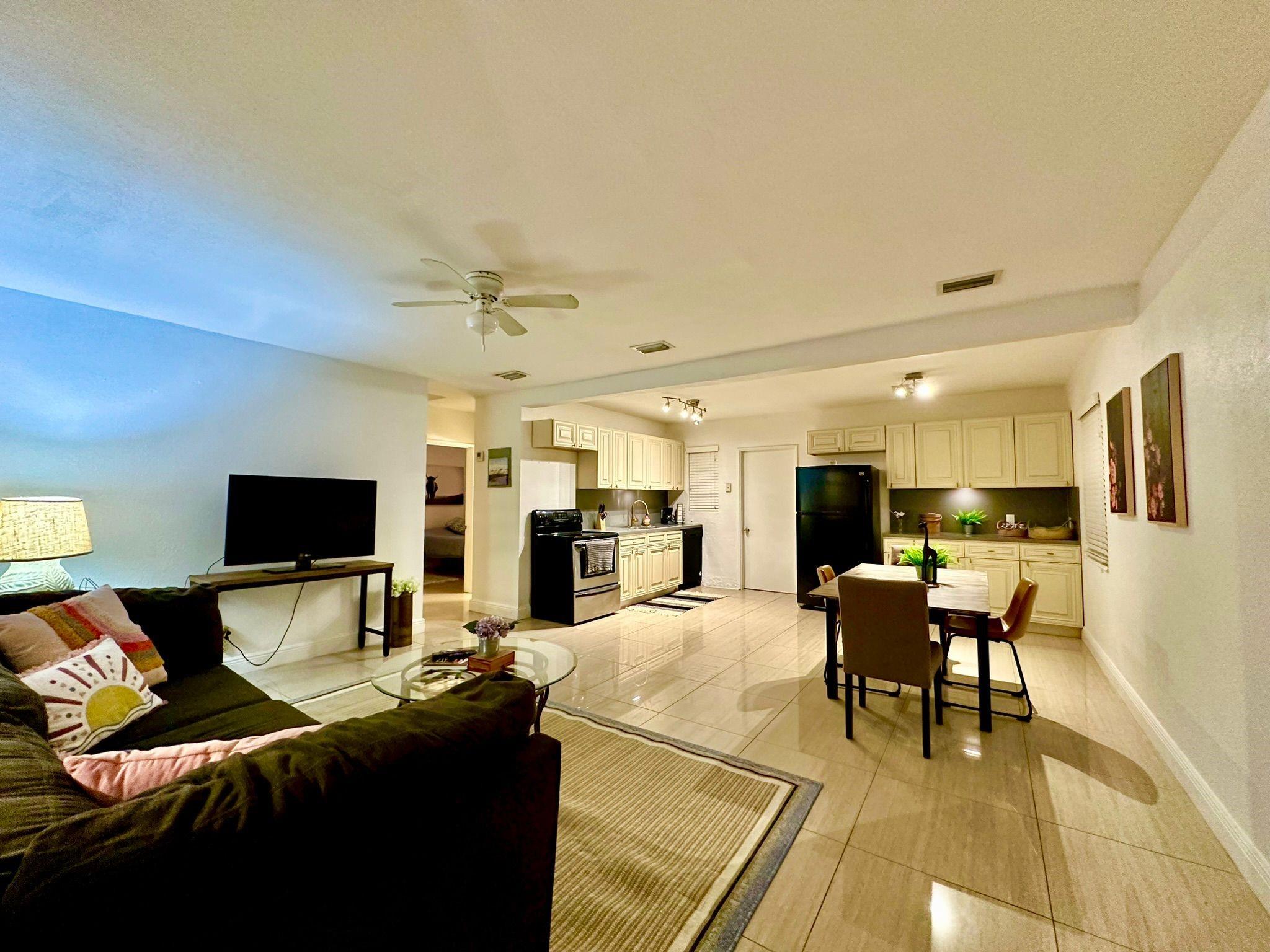 1501 NE 3rd Ave