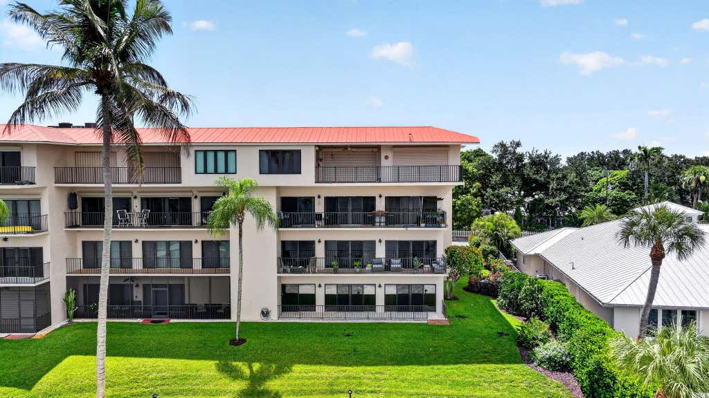 Photo of 624 SW St Lucie Crescent #208, Stuart, FL 34994 (MLS # B26058894)