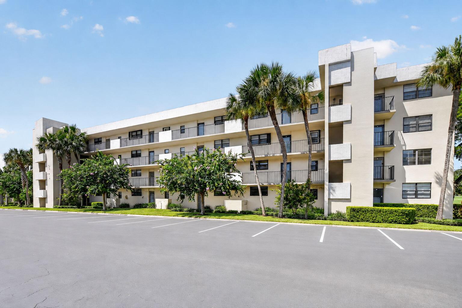 2460 DEER CREEK COUNTRY CLUB Boulevard