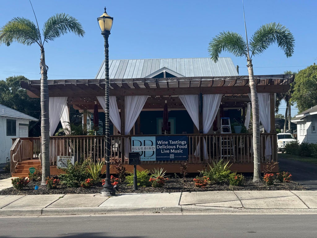 Photo of 809 DELAWARE Avenue, Fort Pierce, FL (MLS # B26074126)