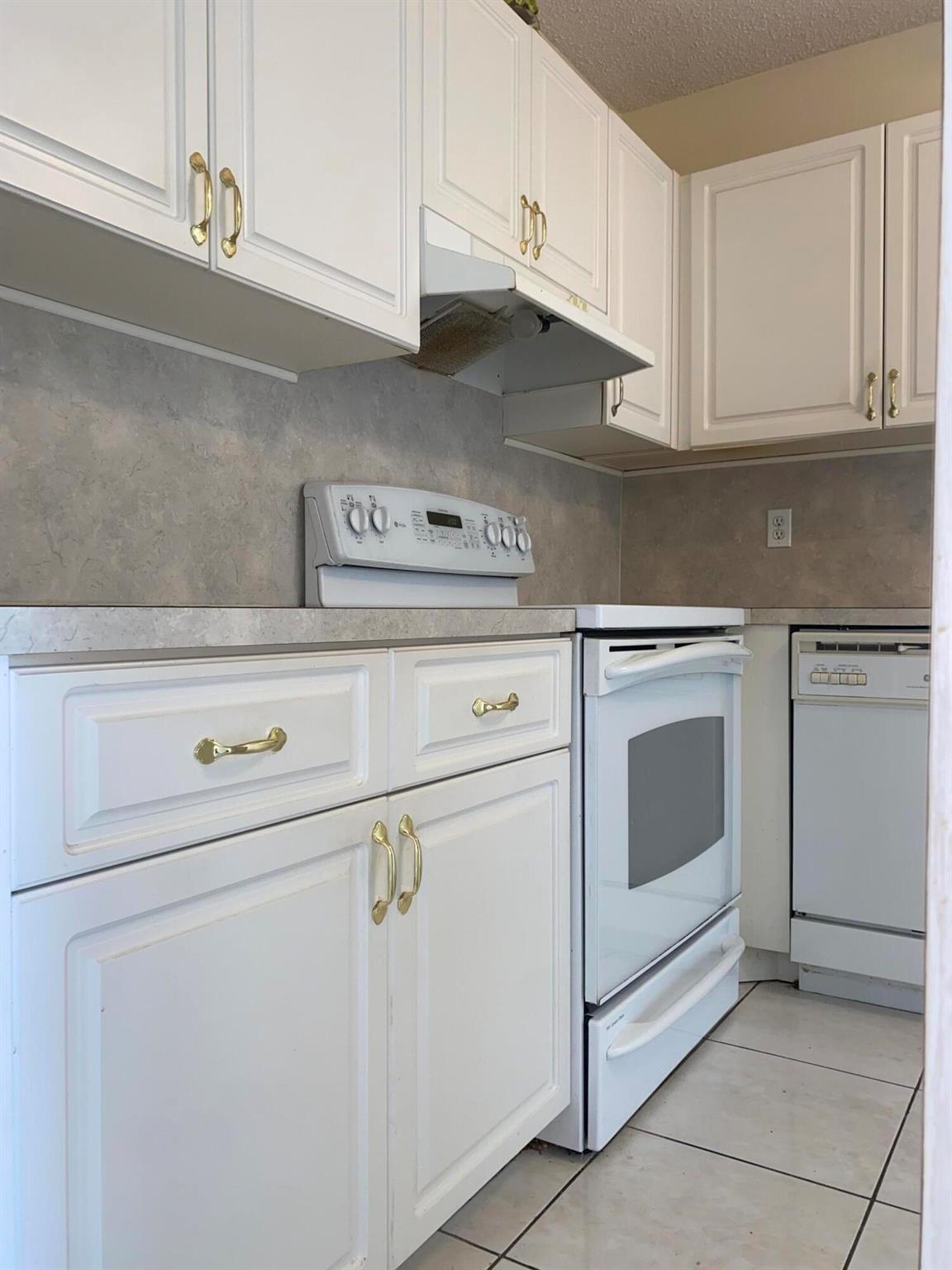 8665 Chevy Chase Drive 113