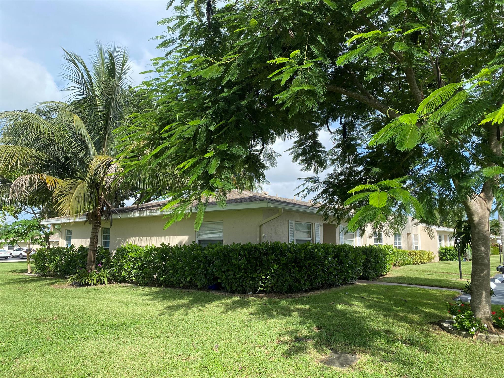 8665 Chevy Chase Drive 113