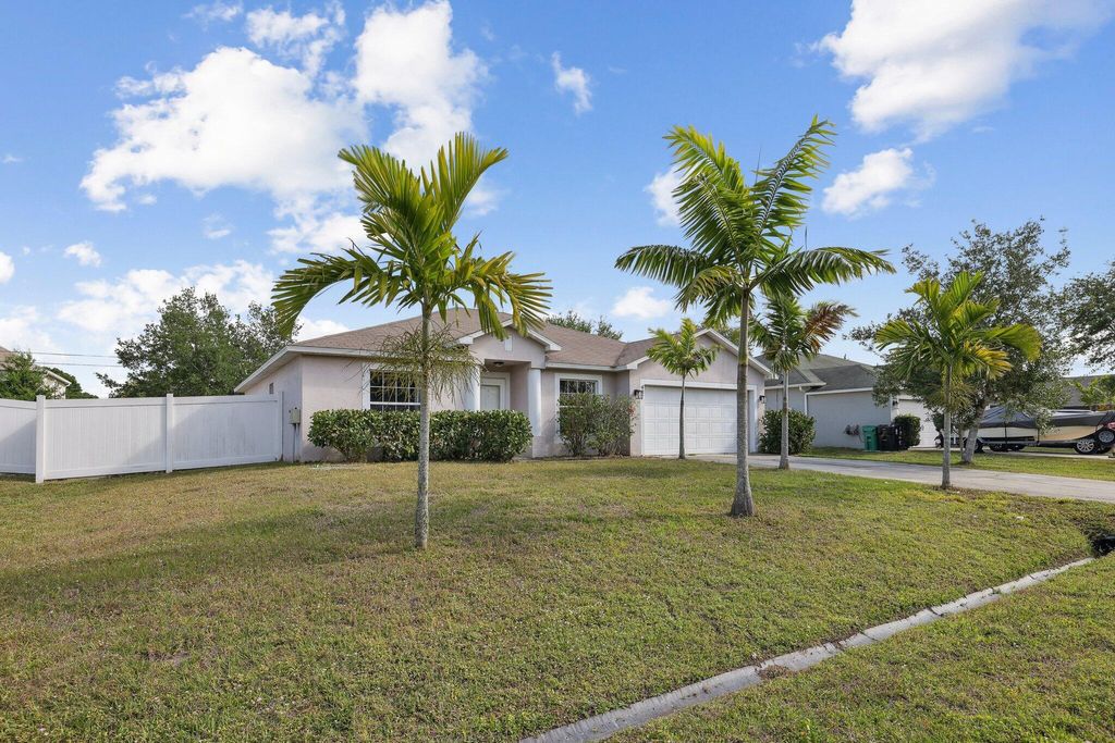 Photo of 487 SW Bradshaw Circle, Port Saint Lucie, FL 34953 (MLS # R10972489)
