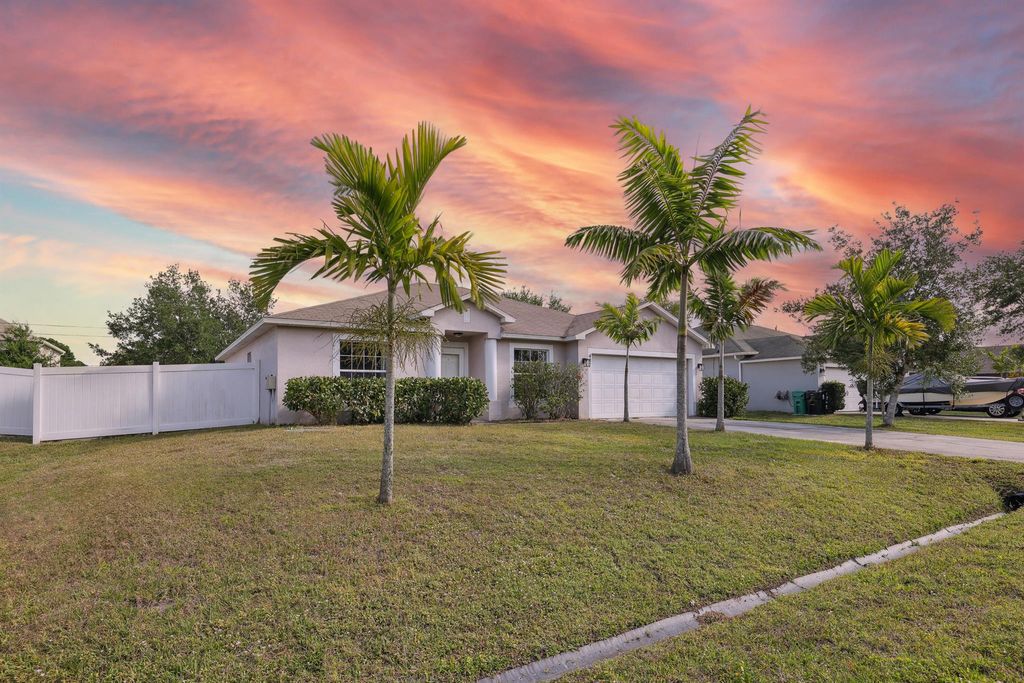 Photo of 487 SW Bradshaw Circle, Port Saint Lucie, FL 34953 (MLS # R10972489)