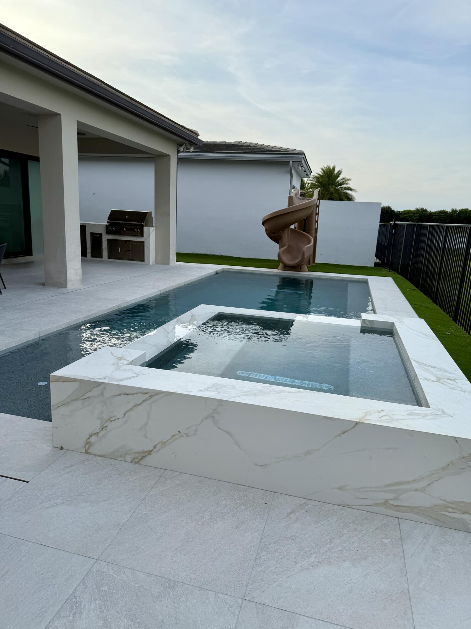 LOTUS - Residential