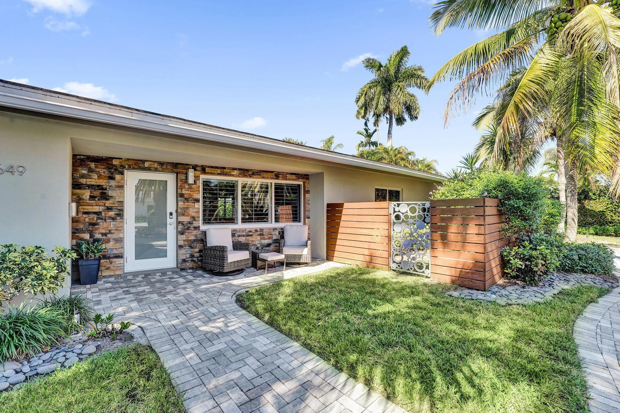 2649 NE 27th Terrace