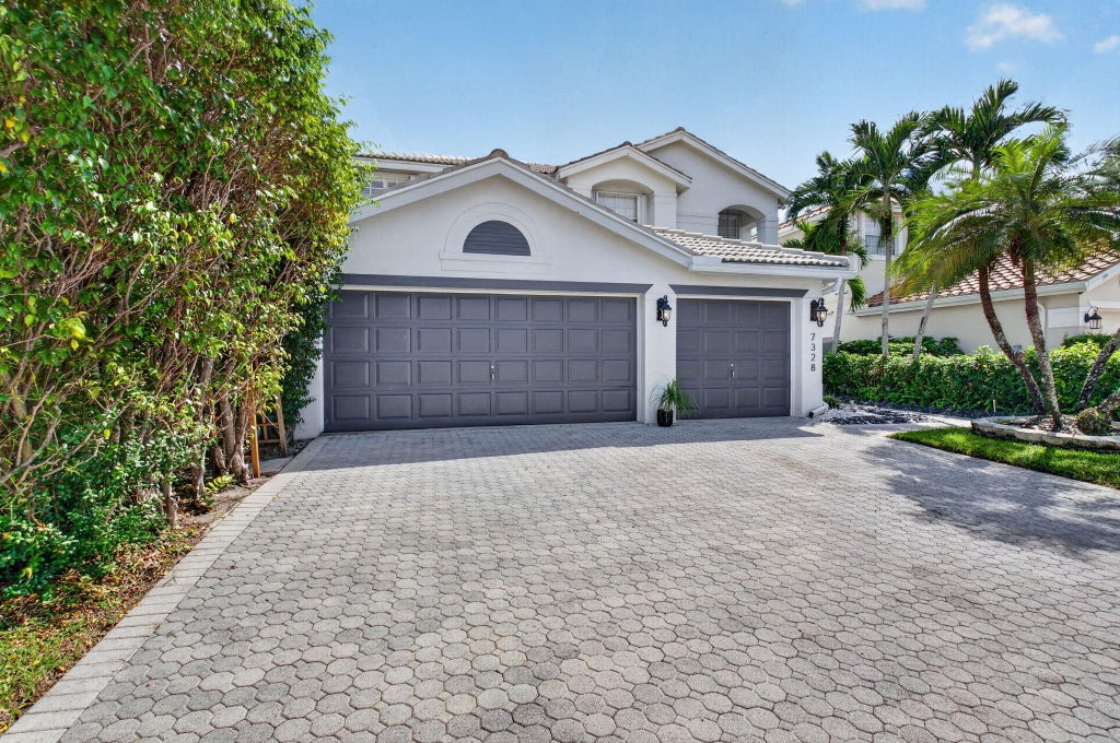Photo of 7328 Providence Road, Boynton Beach, FL 33436 (MLS # B26085530)