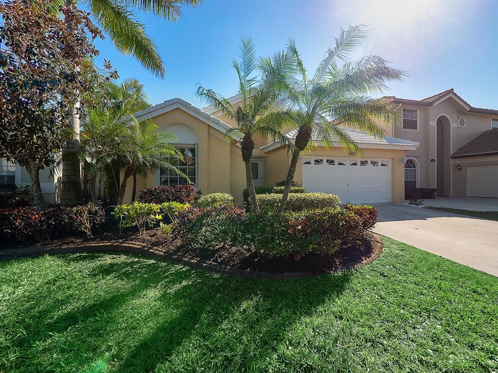 Photo of 150 Cypress Cove Cv, Jupiter, FL 33458 (MLS # R10695477)