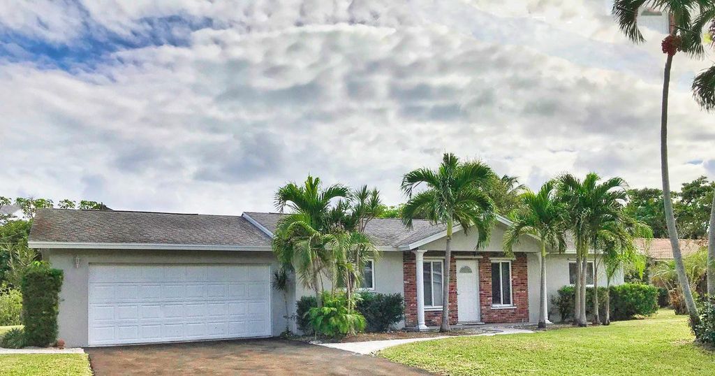 Photo of 364 E Conference Drive, Boca Raton, FL 33486 (MLS # R11085317)