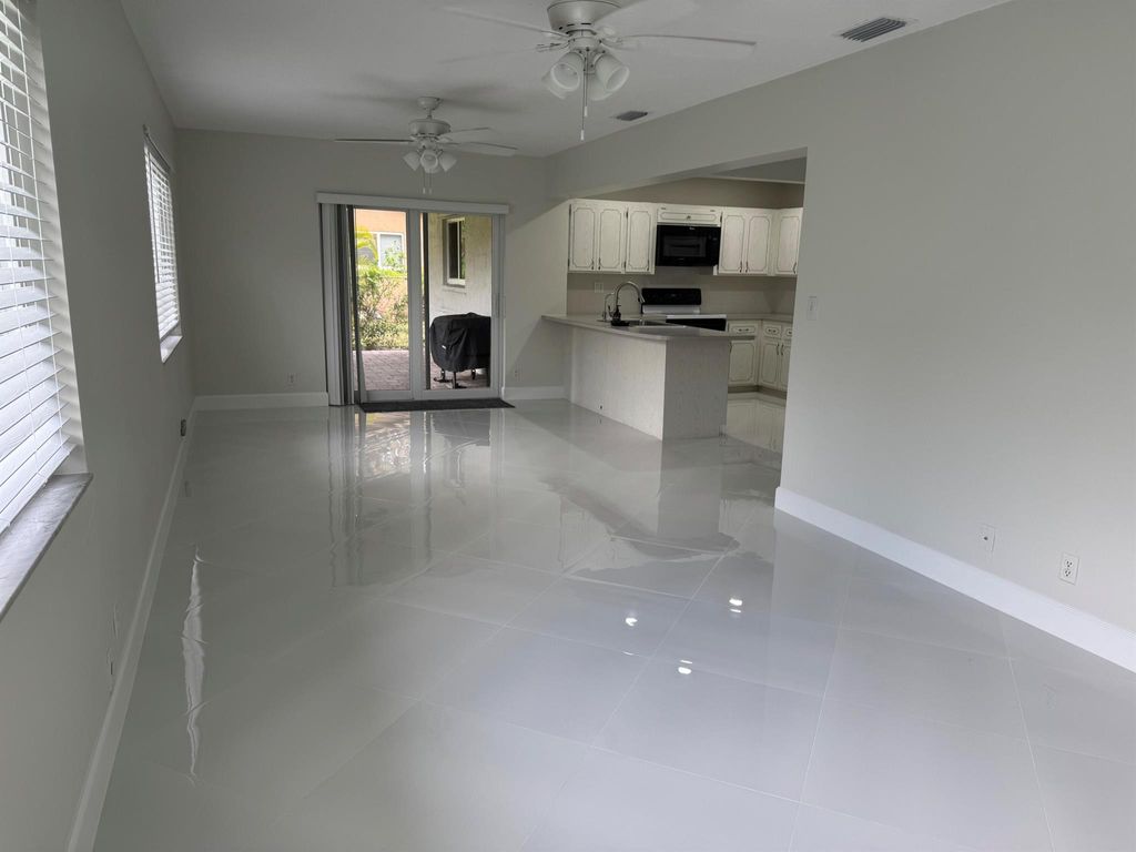 Photo of 364 E Conference Drive, Boca Raton, FL 33486 (MLS # R11085317)