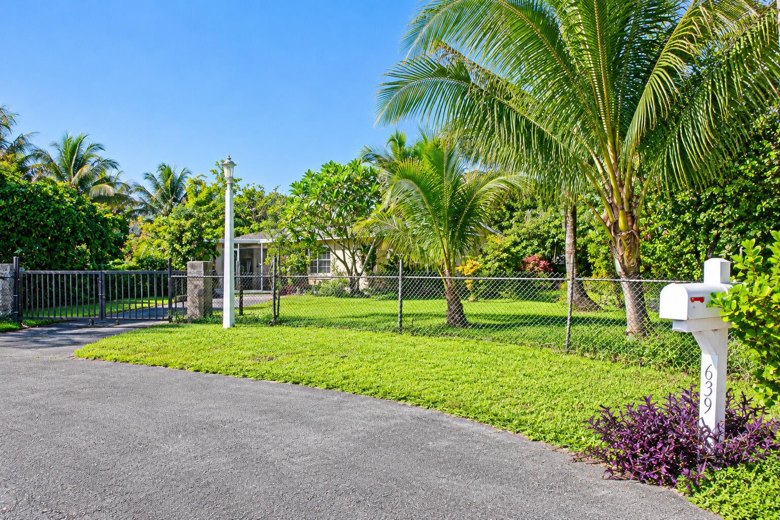 639 MADELINE Court