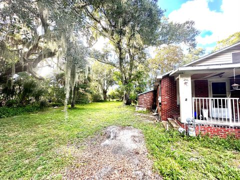 A home in New Smyrna Beach