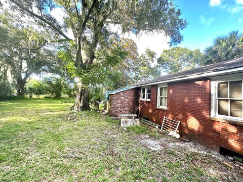 A home in New Smyrna Beach