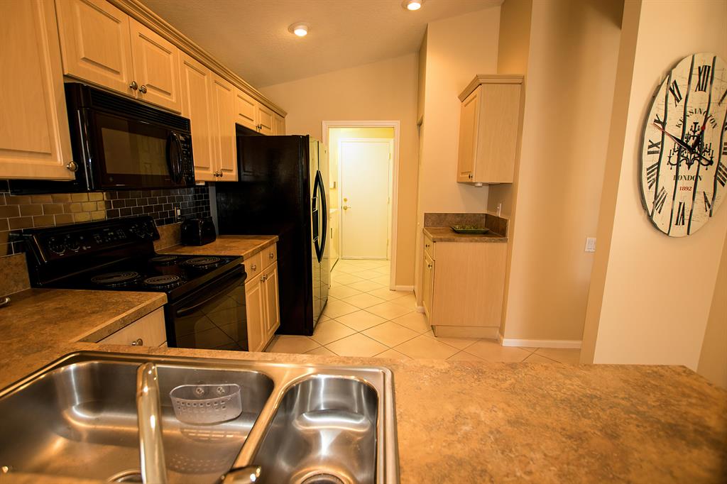 CASCADE LAKES - Residential