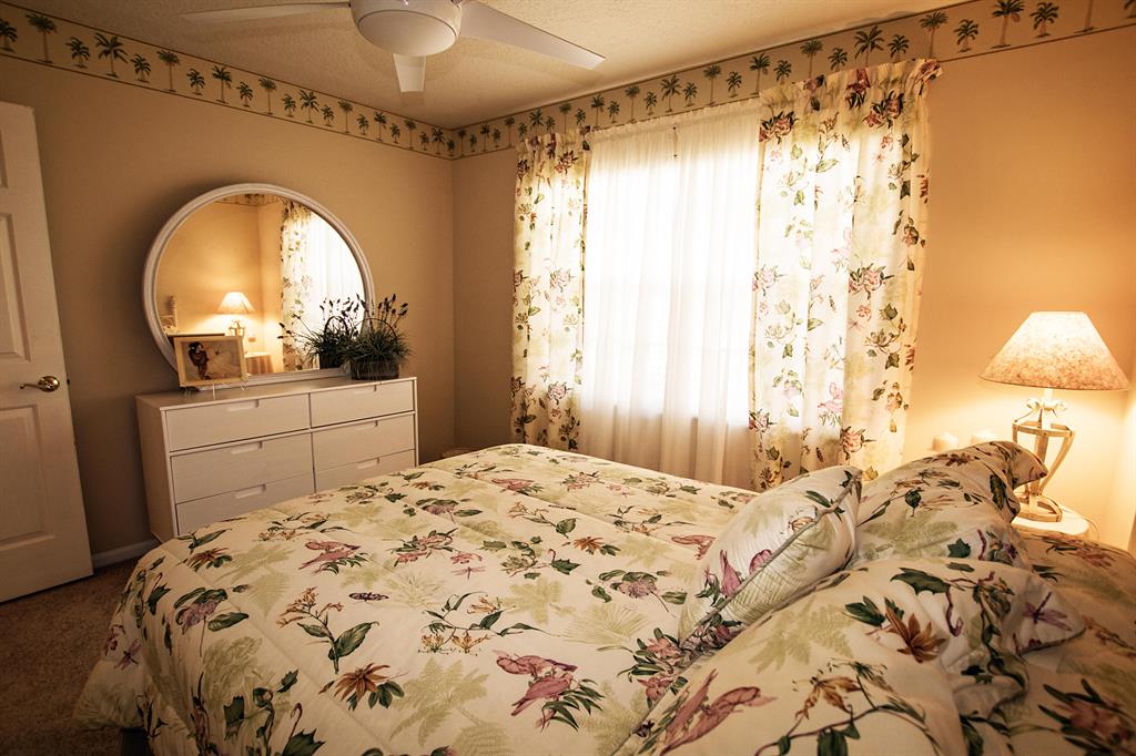 CASCADE LAKES - Residential